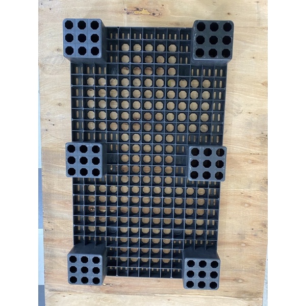 Pallet Nhựa Mới, Pallet 100x60x10cm/ Tải Trọng 700Kg/ Màu Đen/ Pallet Lót Sàn/ Pallet Nhựa Kê Hàng/ Pallet Nhựa Mới