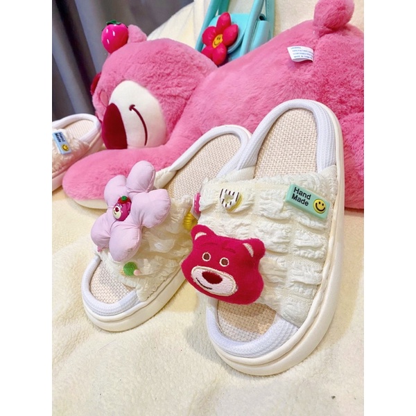 DÉP BÁNH MÌ ĐẾ SIÊU MỀM KÈM GẤU HOA VÀ HOA, STICKER TRANG TRÍ XINH XẮN