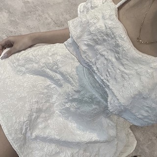 set váy rời trễ vai dây cổ yếm trắng