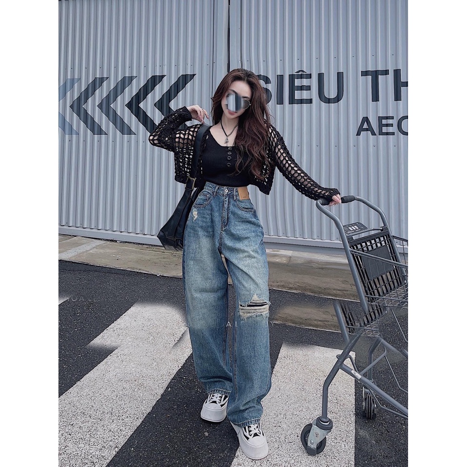 QUẦN JEANS ỐNG RỘNG NỮ LƯNG CAO MẠC DA RÁCH NHẸ TÚI PHẢI MẢNG VUÔNG GỐI TRÁI XANH ĐẬM RÂU MÈO NITI