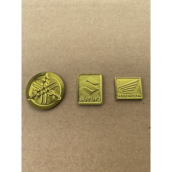tem logo titan Honda/suzuki/yamaha màu gold