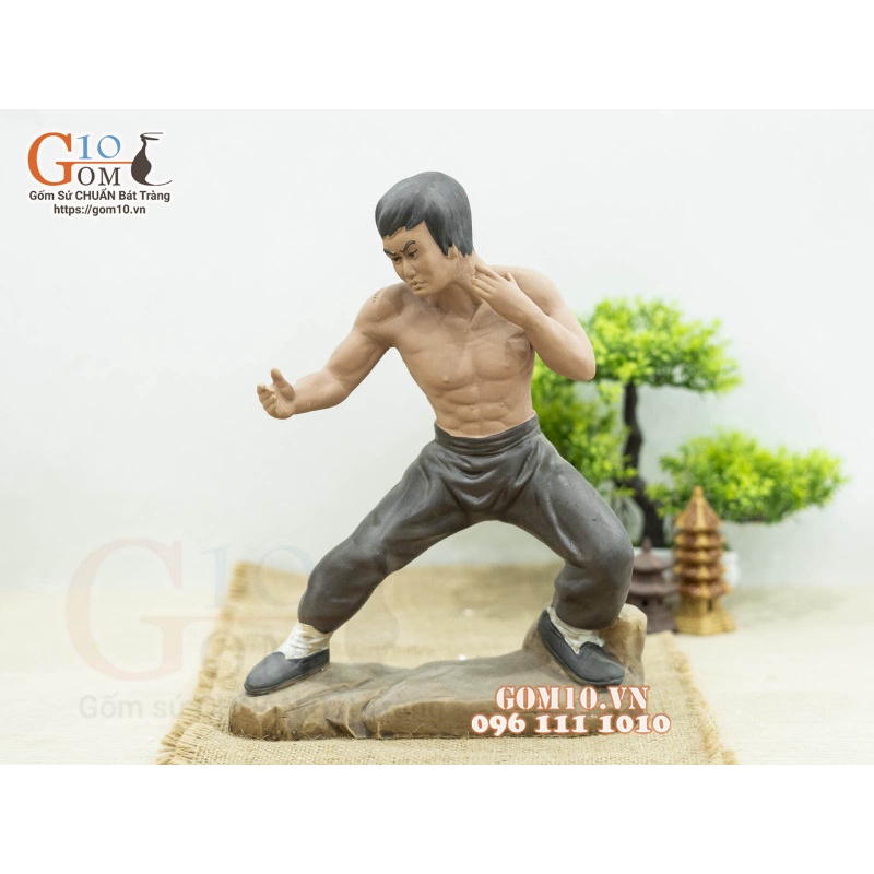 Tượng gốm Lý Tiểu Long luyện võ thế 2, cao 29cm