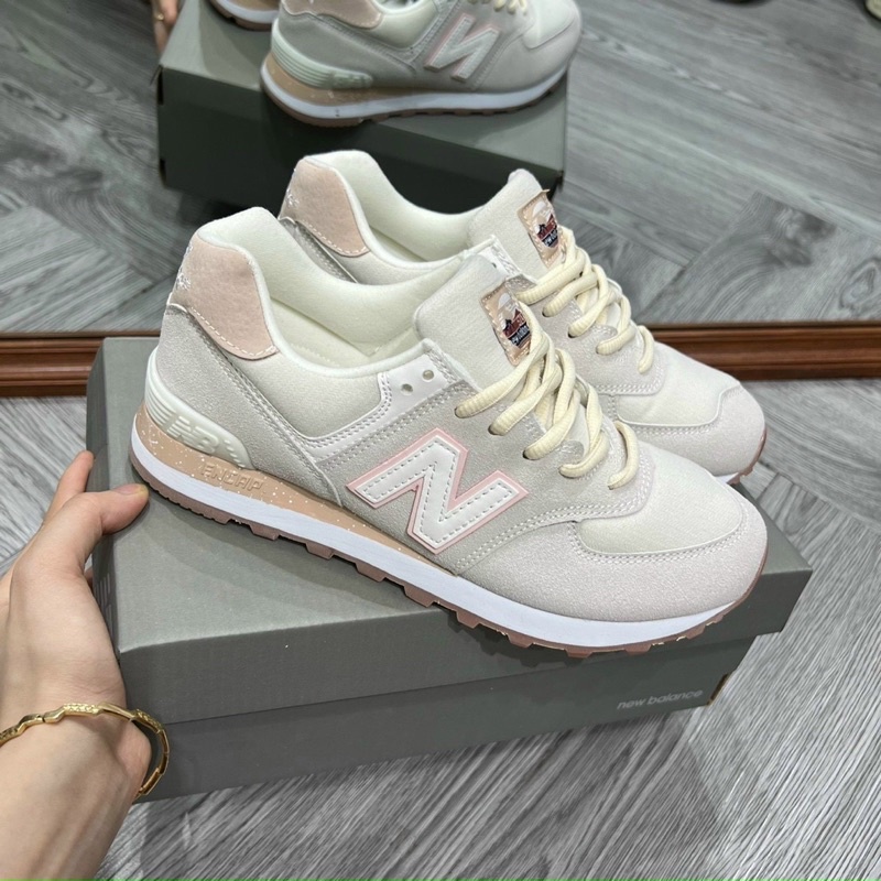 GIẦY THỂ THAO NAM NỮ THIẾT KẾ TRẺ TRUNG NĂNG ĐỘNG, PHỐI ĐỒ SIÊU ĐẸP CÁ TÍNH, HÀNG CAO CẤP CÓ SẴN.