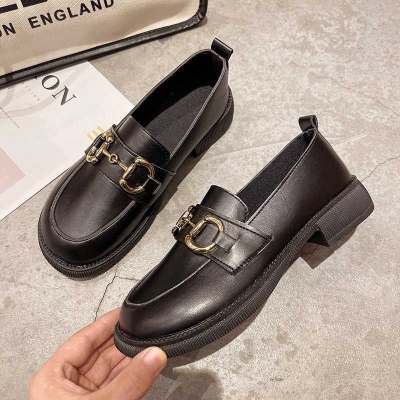 Giày da ngựa IELGY màu đen có khóa cài cổ điển Anh Quốc cho nữ