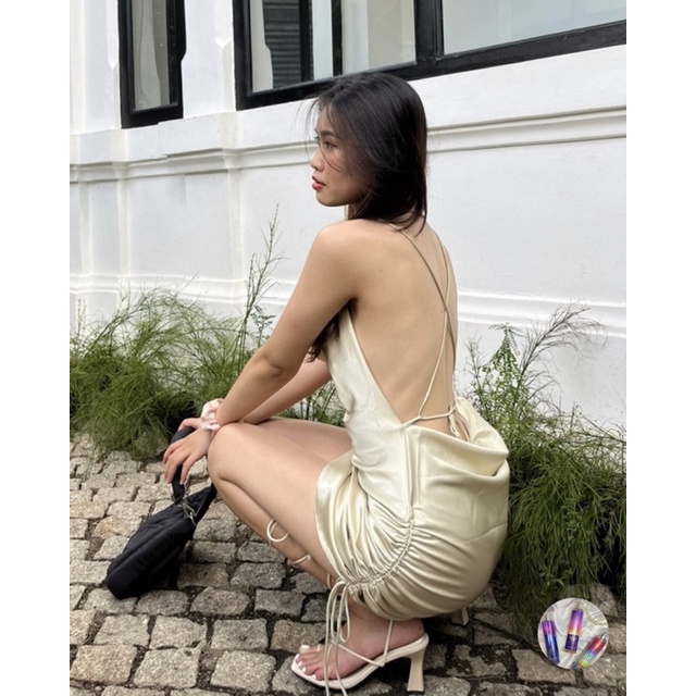 Đầm lụa dây rút mặc nhiều kiểu cổ đổ hở lưng