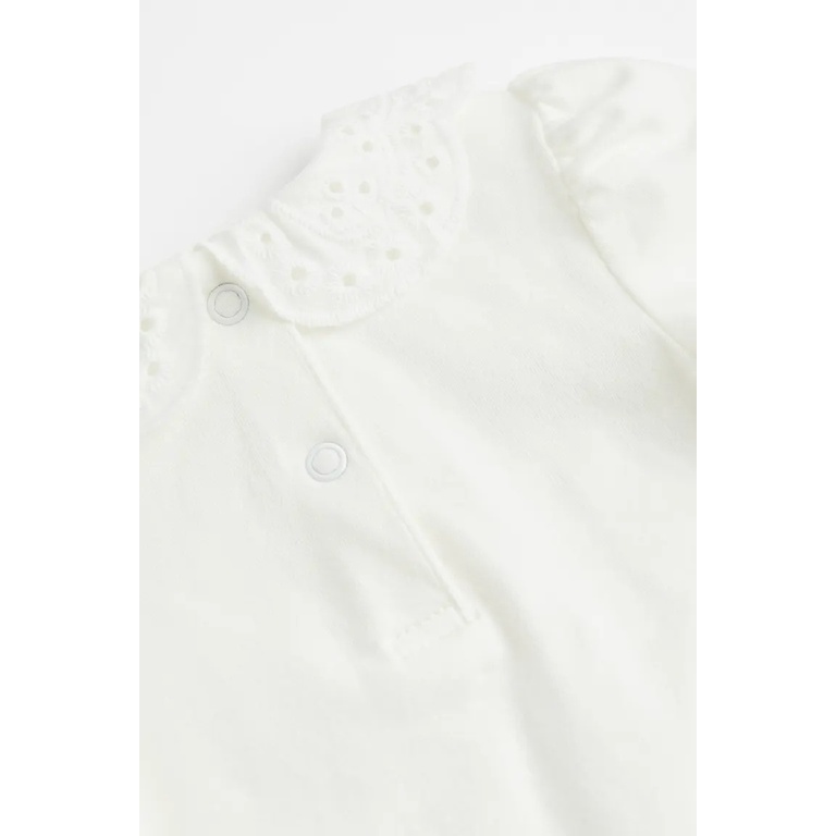 Bodysuit trắng cổ ren ko kem vay HM H&M sz 4m-4y_hàng chính hãng Anh