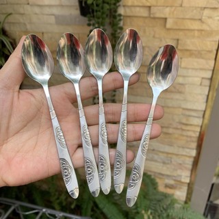 Thìa inox cán hoa văn