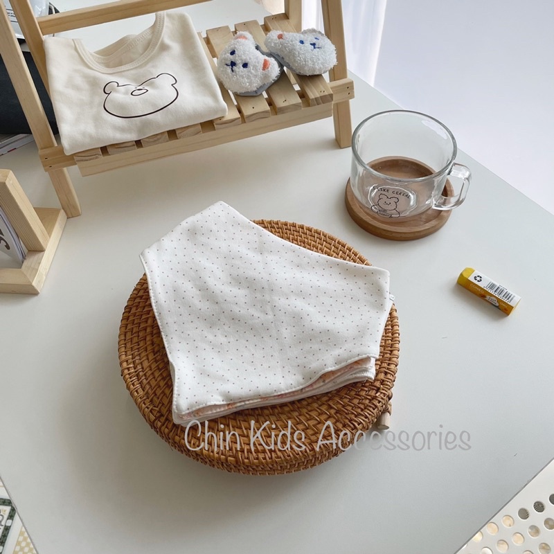 Yếm cotton mềm mại, mỏng vừa thích hợp 4 mùa cho bé