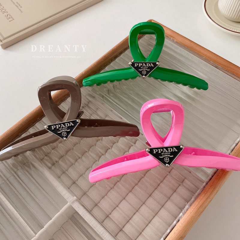 Kẹp Tóc Hình Tam Giác In Chữ Đơn Giản Phong Cách Hàn Quốc Cao Cấp