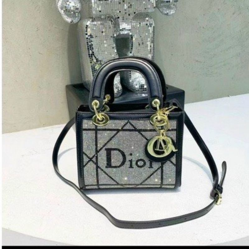Dior đá cập bến khách iu ơi❤️ Size 21cm. Hàng đẹp. đính đá nét
