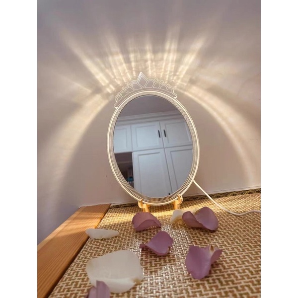 Gương trang điểm có đèn led cảm ứng