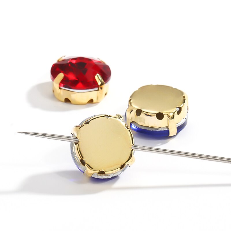 Kim Cương Giả Hình Tròn Có Móng Vuốt Màu Vàng Thêu Trên Váy Đính Đá Pha Lê Thủ Công