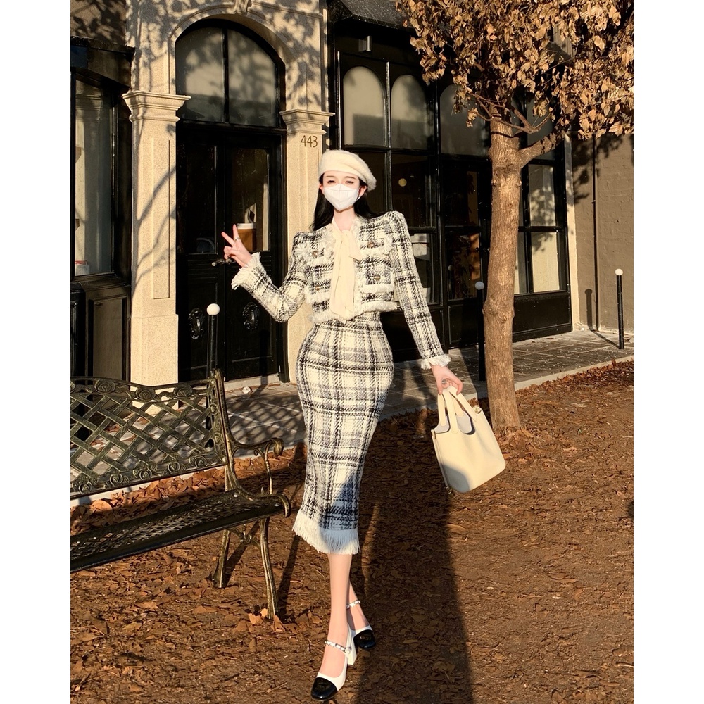 Set Áo Khoác Caro Và Chân Váy Tua Rua Thời Trang Thu Đông Cho Nữ