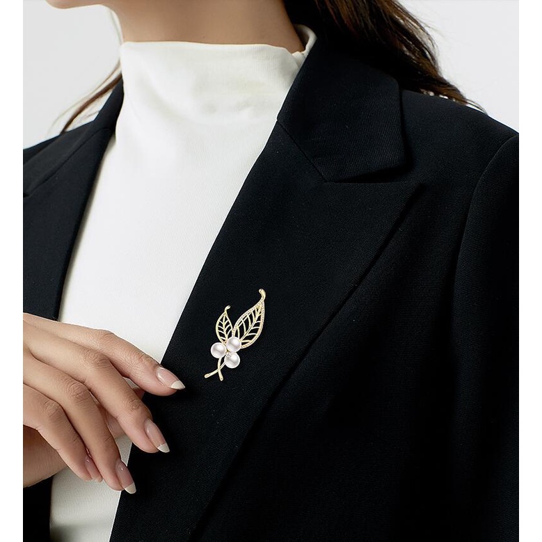 Ghim Cài Áo Hình Lá Đính Ngọc Trai Nhân Tạo Phong Cách Hàn Quốc Sang Trọng Chống Lóa