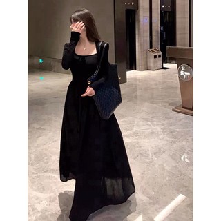 Váy len đen tăm cổ vuông tay dài thân dưới dáng a dài