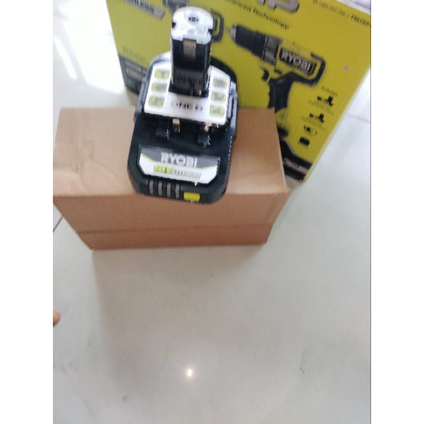 Pin ryobi 18v hp 2A mới 90% 95%