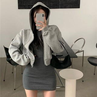 Set váy đầm body dài tay kèm áo khoác croptop dài tay có mũ Famos