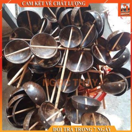 Gáo dừa làm bánh tráng , bánh cuốn