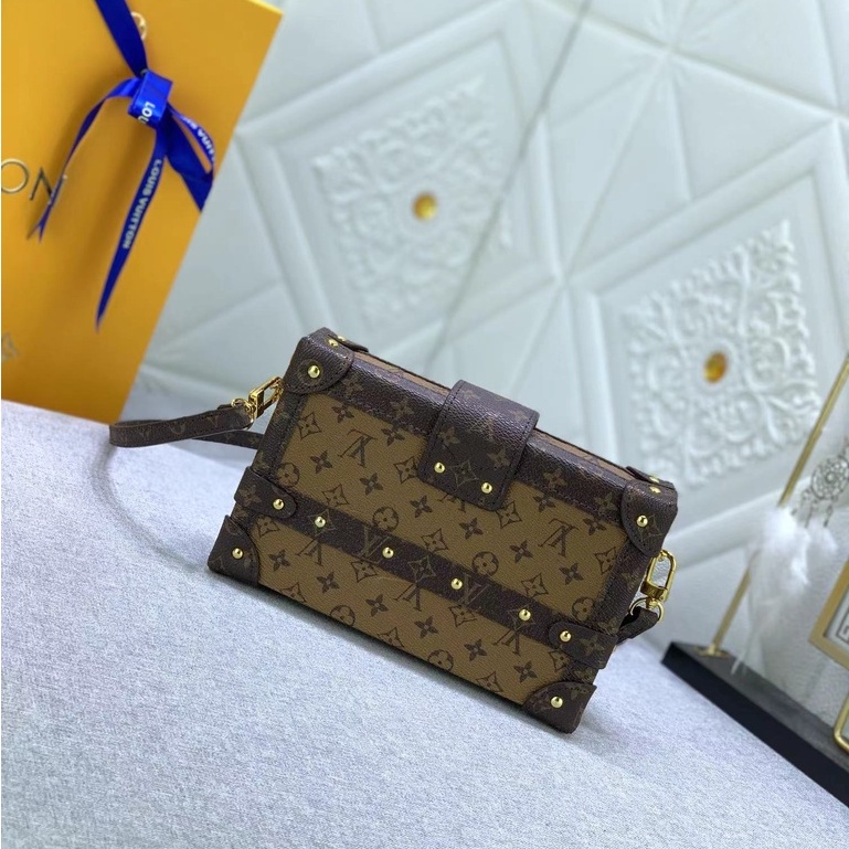Louis Vuitton biến nữ là New M86886 Box bag
