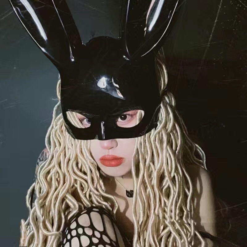 Mặt nạ thỏ đen cosplay Halloween