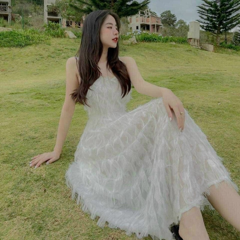 Váy maxi trắng 2 dây Lông Vũ hở lưng dáng dài Hbikini