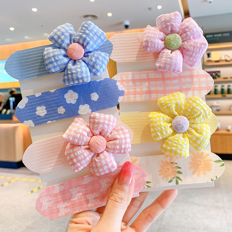 Bộ 4 miếng dán tóc mái hoạt hình gấu dâu dễ thương cho bé gái loại tự dính không tổn thương giúp cố định tóc con