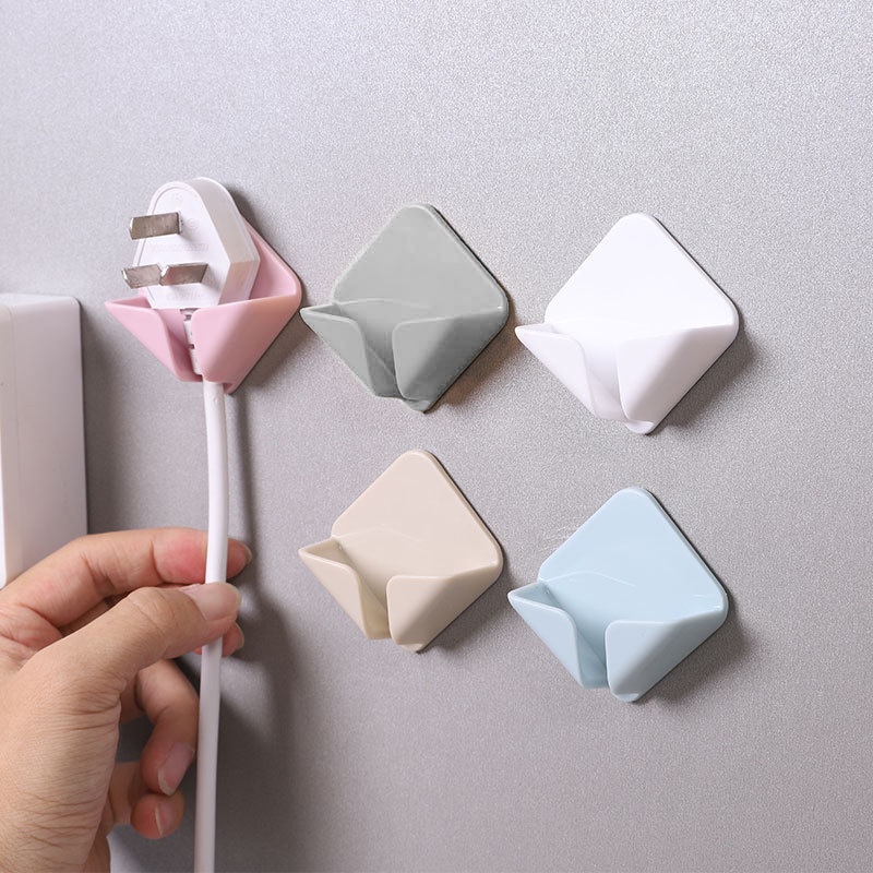 Bộ 2 móc treo ổ cắm điện, dụng cụ treo dây sạc dán tường siêu chắc
