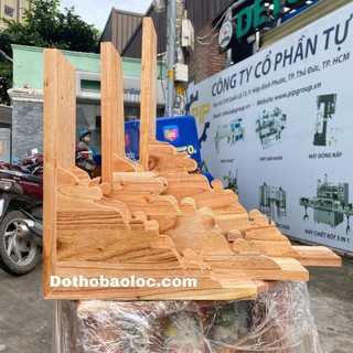 Bộ chân kệ treo bàn thờ gỗ xoan, eke gỗ, giá đỡ chữ L màu đỏ trơn