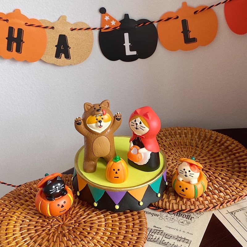 Mô hình mèo chủ đề Halloween 2022