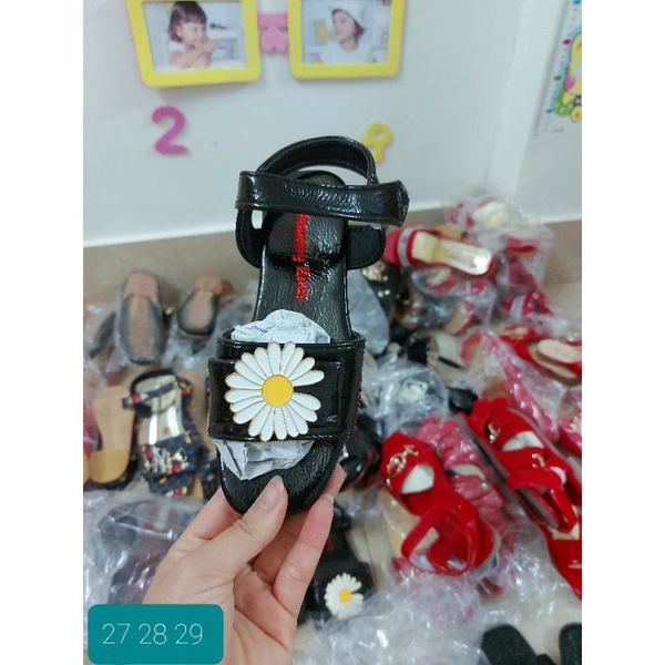 Sandal trẻ em