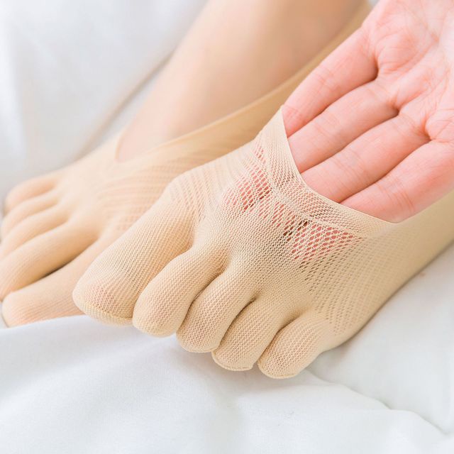 1 Đôi Tất Lưới Xỏ Ngón Bằng Silicone Siêu Mỏng Thoáng Khí Giảm Đau Dành Cho Nữ