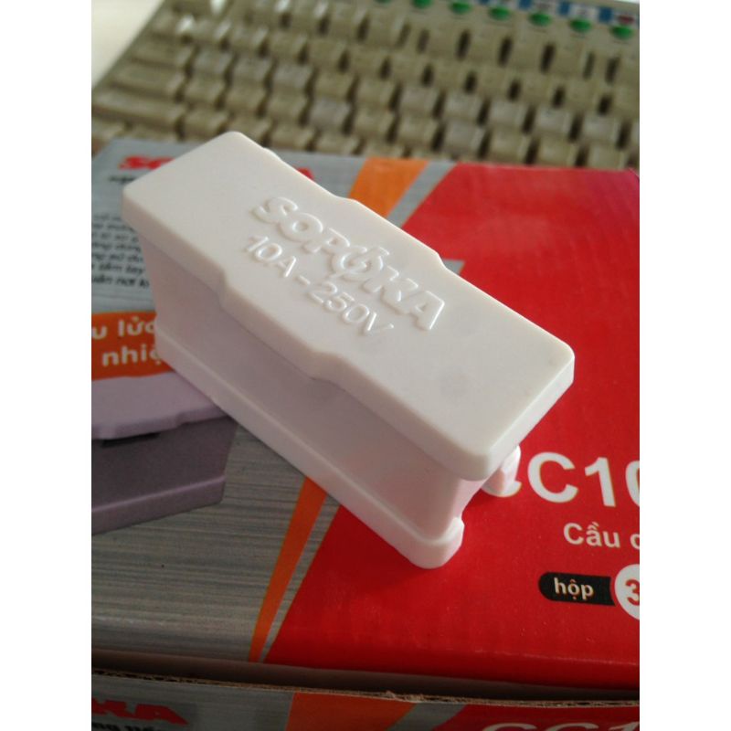 Cầu chì Sopoka 10A, nắp cầu chì