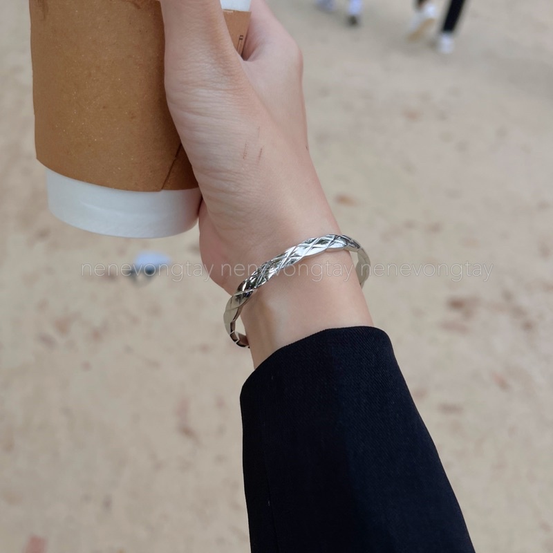 vòng tay e-lip viền chéo (titan ko rỉ)