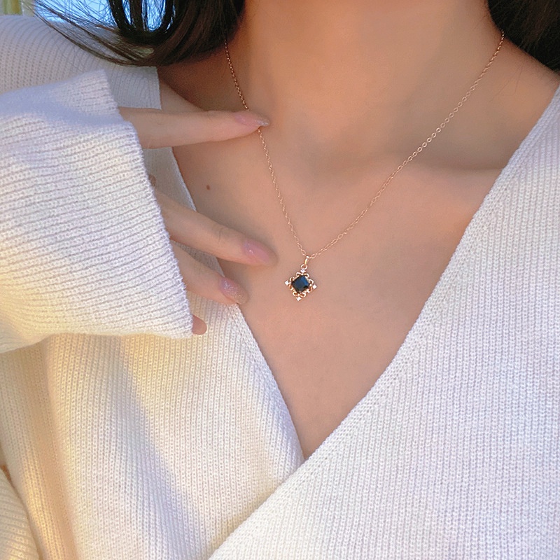 Vòng cổ Mặt Hình Đường Nâu Thời Trang Cao Cấp 2022