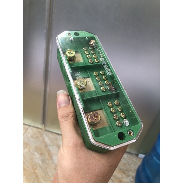 Cầu Đấu Chia Dây Điện 3 Pha 1 Ra 4 FC4-3