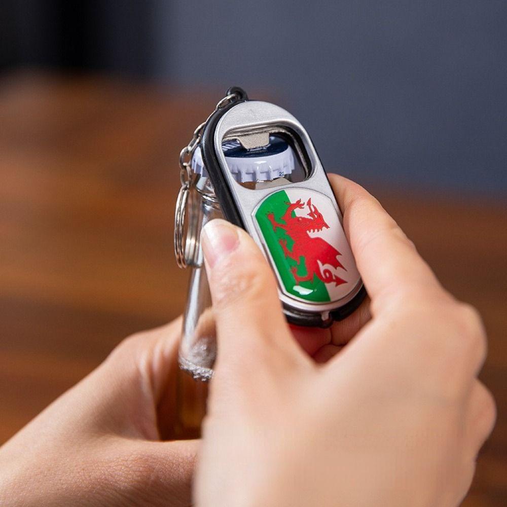 Móc Khóa Kiêm Quạt Mini Tích Hợp Đèn Pin 2022 Qatar Worldbal Kiểu Mới