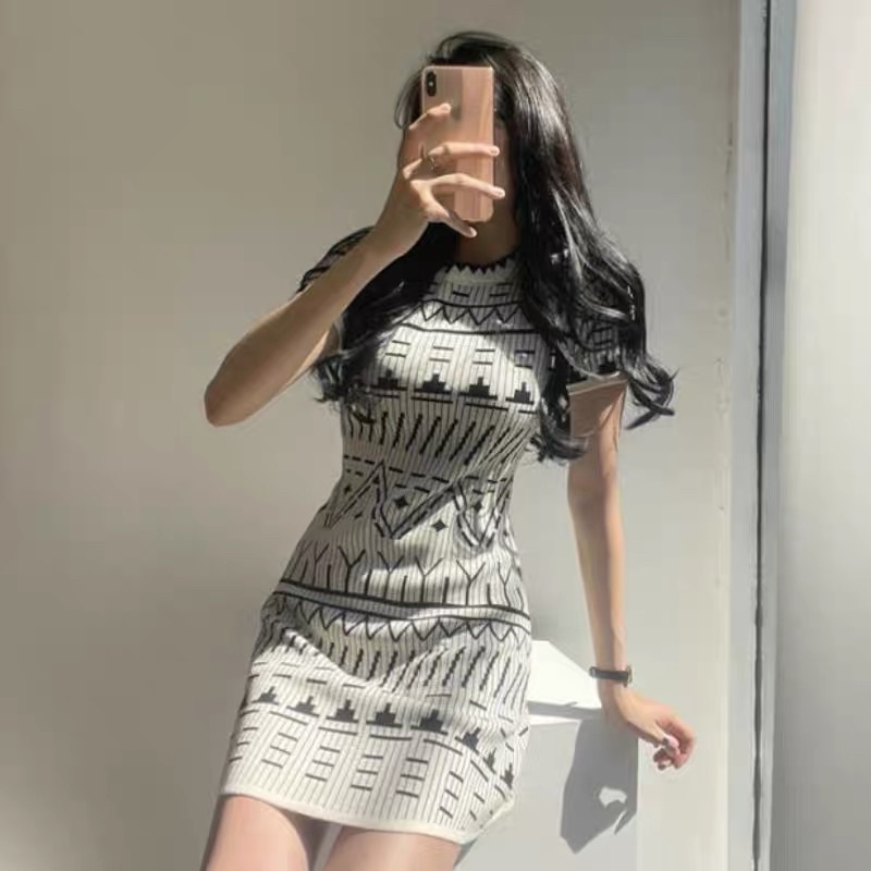 Váy len mongtoghi hoạ tiết thổ cẩm Quảng Châu, chất len mỏng mặc hè thu đầm xinh Ulzzang Váy dệt kim dáng ôm tay ngắn