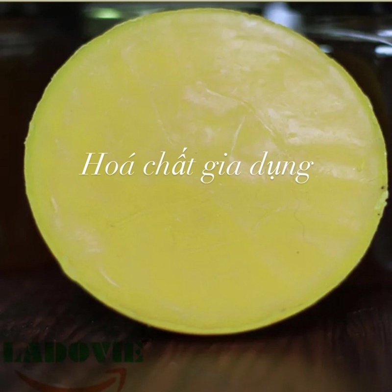 Sáp ong trắng và vàng. Nguyên liệu làm son handmade.