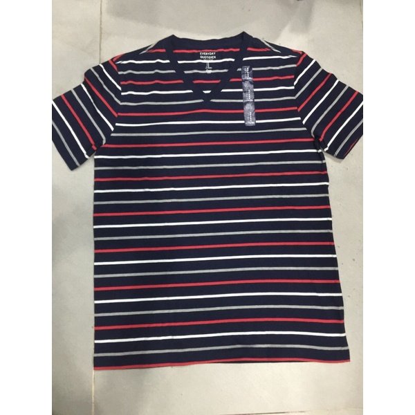 Áo thun cổ tim nam hiệu Gap
