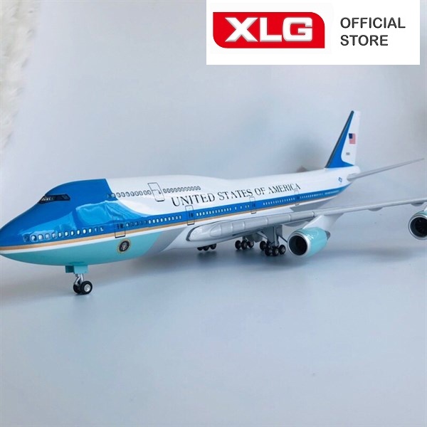 Mô hình máy bay Airforce One United State B787 có đèn led bánh xe 47 cm