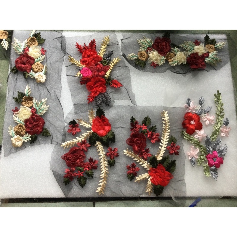 Hoa ruban  hoa chỉ dùng để trang trí đính áo dài , áo đầm , chân váy …