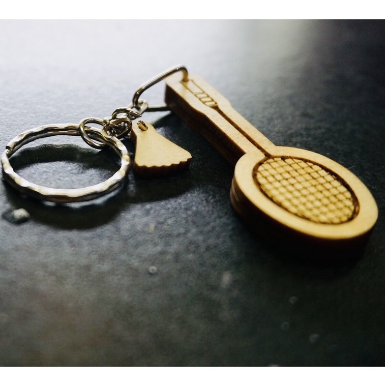 Móc Khóa Hình Vợt Cầu Lông Gỗ 2 mặt - Có Khắc Tên