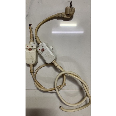Củ dây chống giật bình nóng lạnh 220v-16A hàng tháo máy xịn