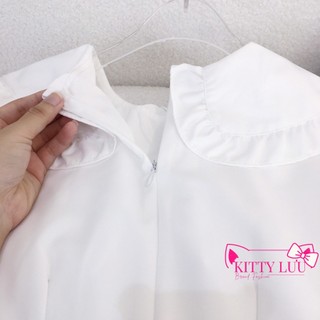 Đầm trắng cổ sen đính hoa dáng xòe