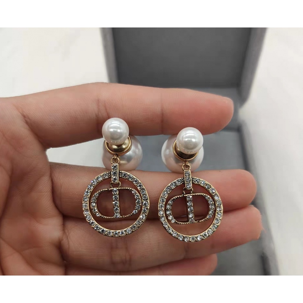 Bông Tai Đính Ngọc Trai Kim Cương Chữ Thời Trang Cổ Điển Dành Cho Nữ