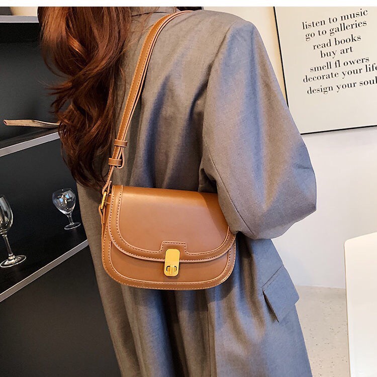 Túi xách nữ túi đeo chéo dáng bầu chất da cao cấp trơn bóng SMN425