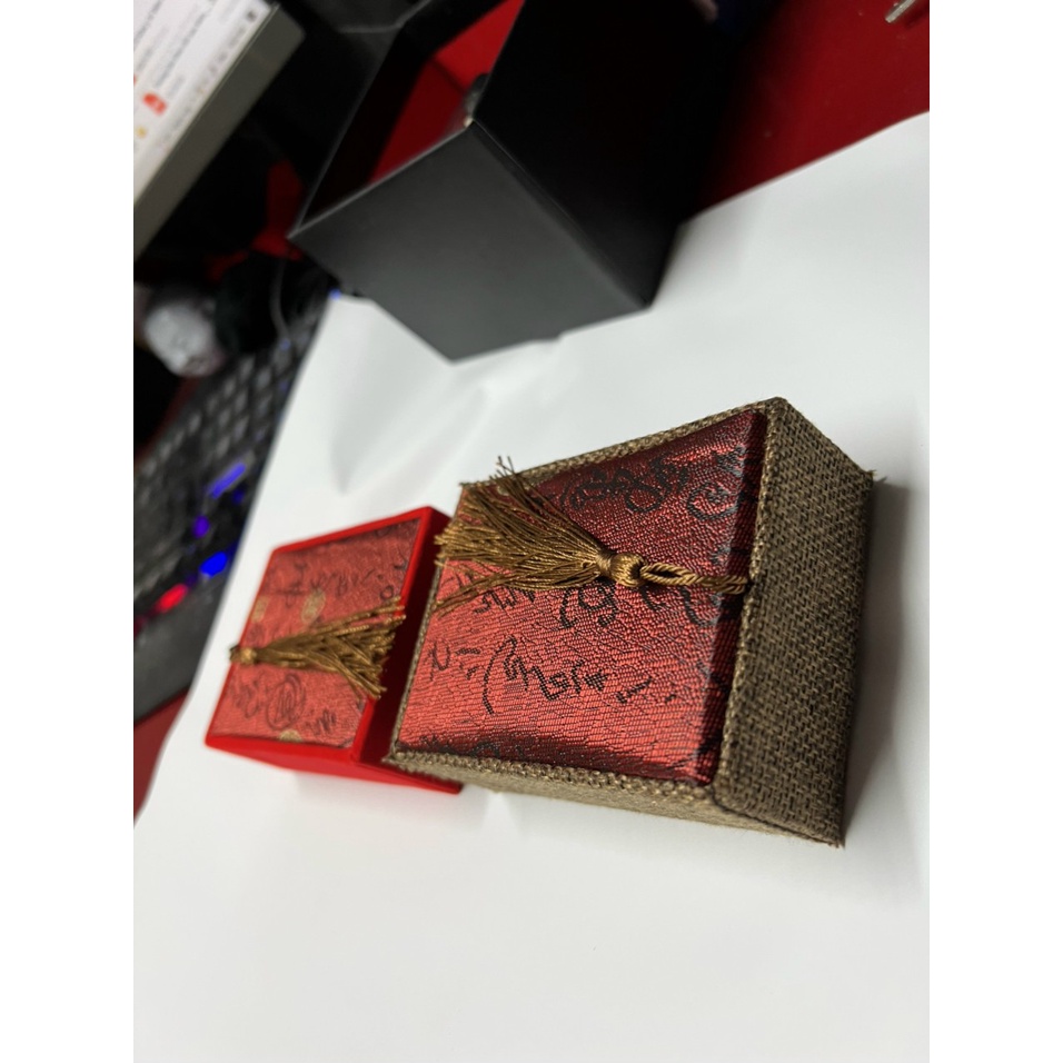 Hộp Gấm Lót Nhung