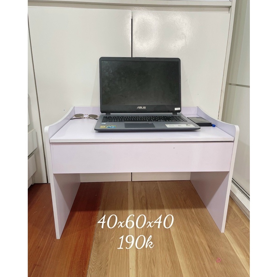 Bàn Trang Điểm 2 Ngăn Có Gương Ngồi Bệt Thời Trang