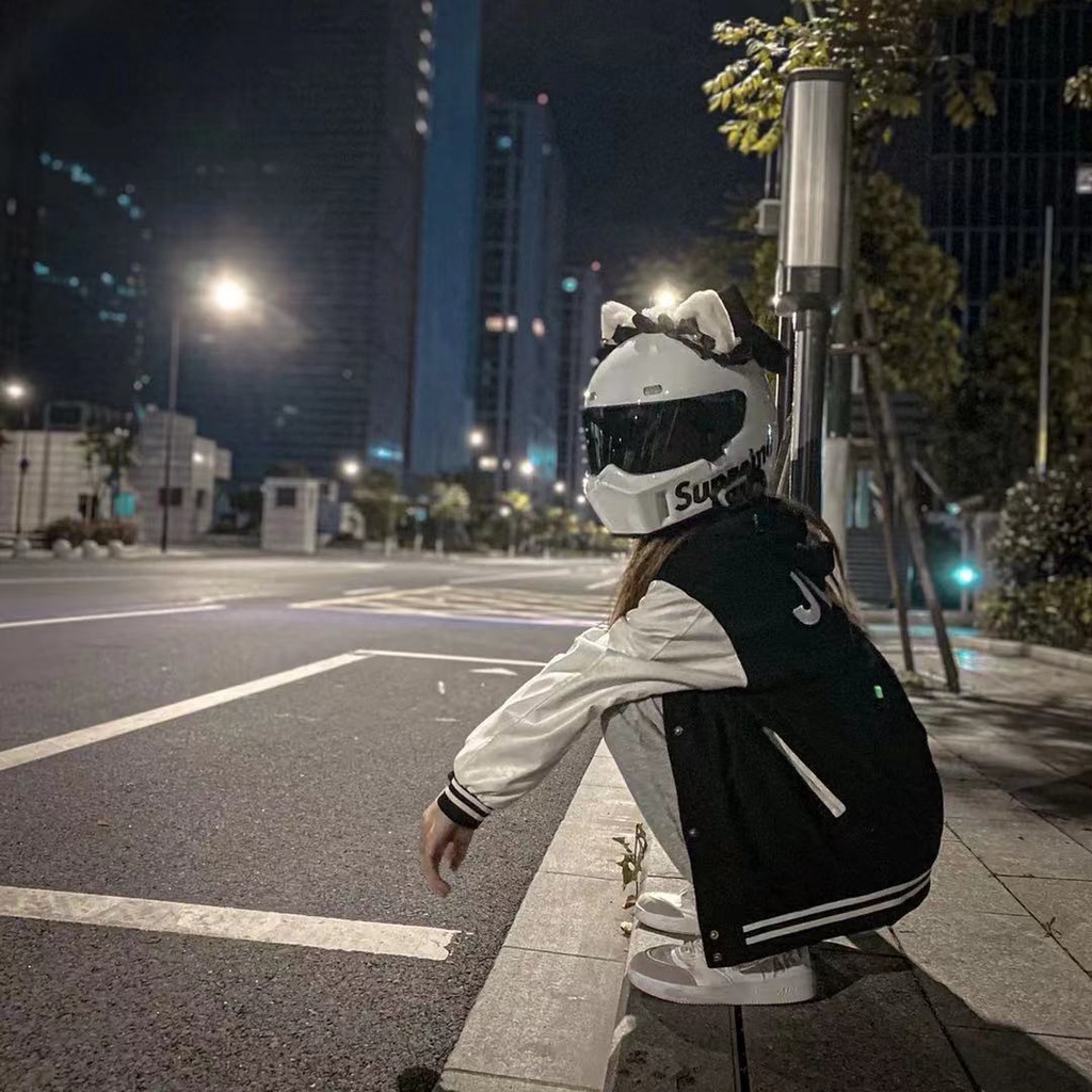 Mũ Bảo Hiểm Gắn Tai Mèo Bông Đáng Yêu Cho Nữ