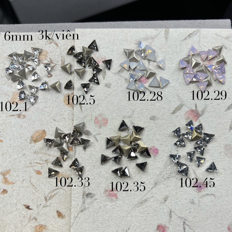 Đá khối nail cao cấp các hình tam giác nhỏ xinh yêu
